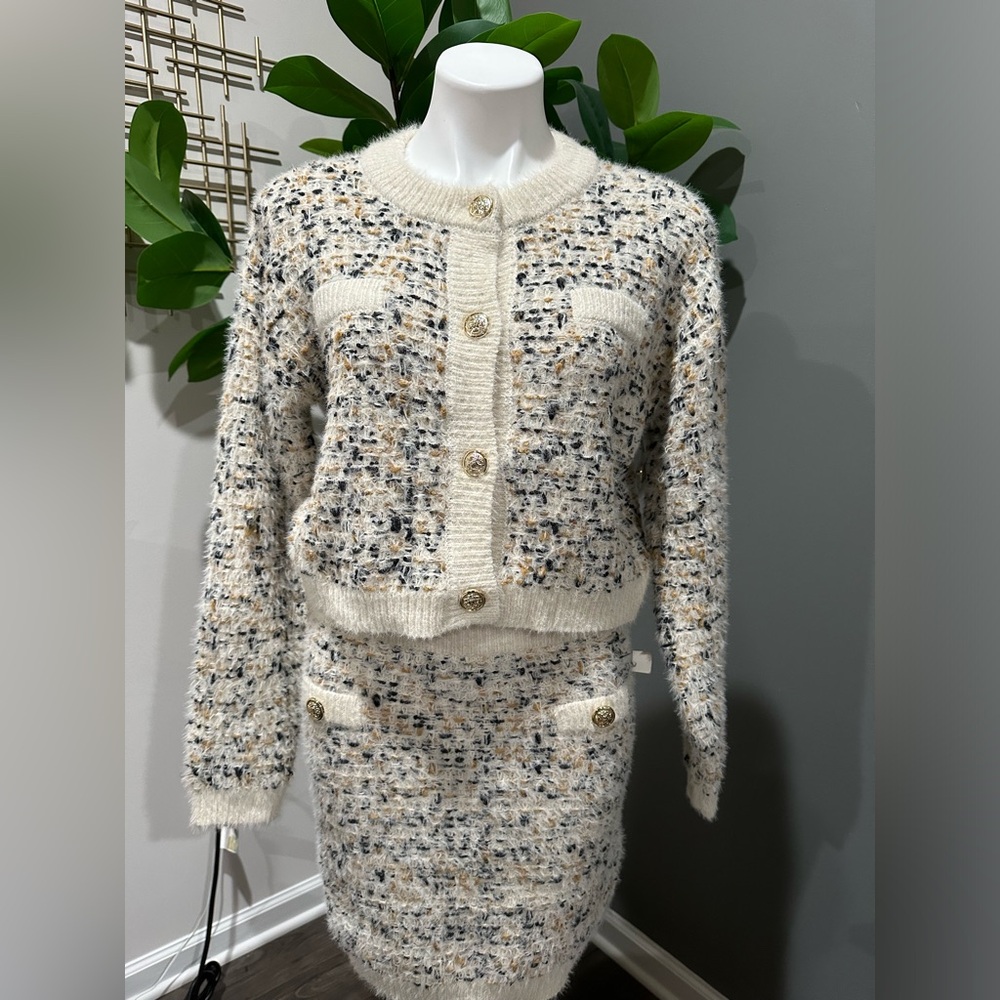 NEW Freshman 1996 Women’s tweed fuzzy sweater and skirt set Large